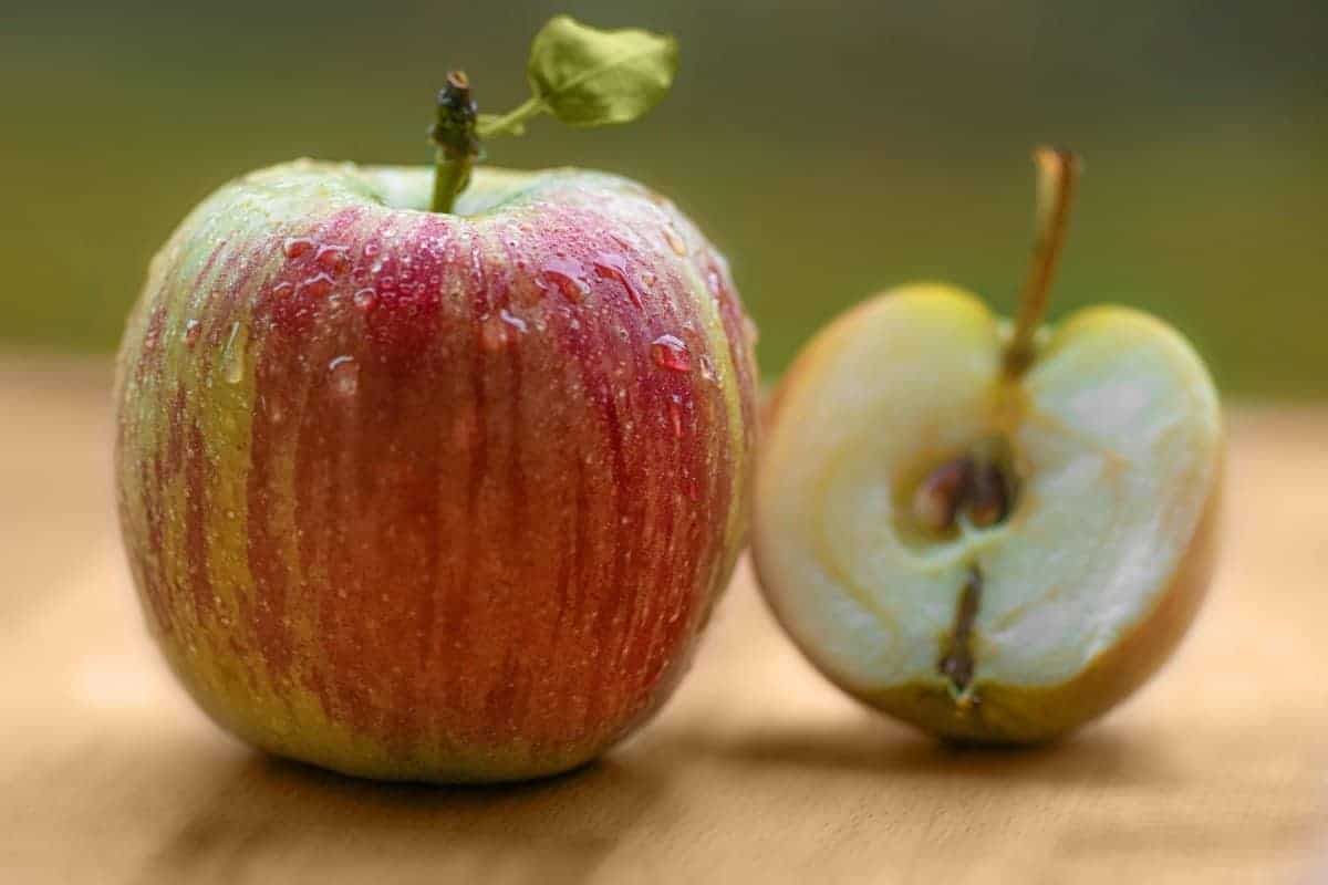 14. Apples