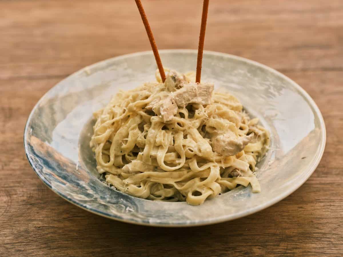 21. Broccoli and Chicken Alfredo