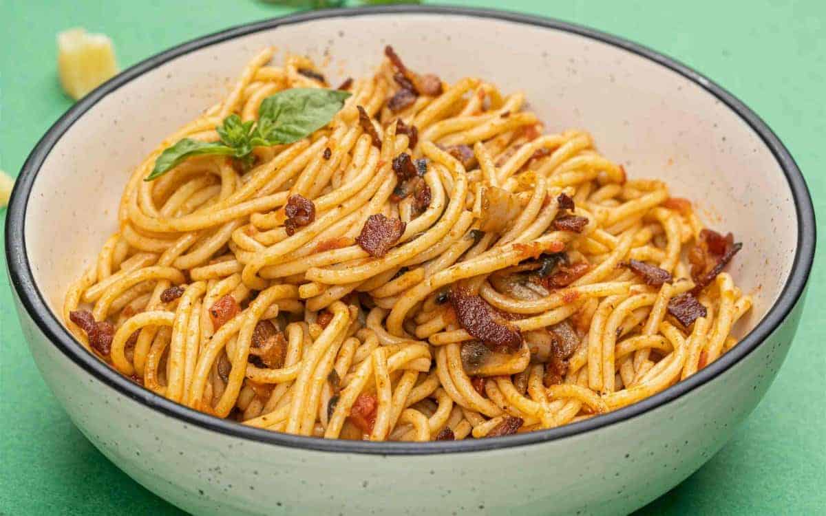 1. Classic Spaghetti Carbonara