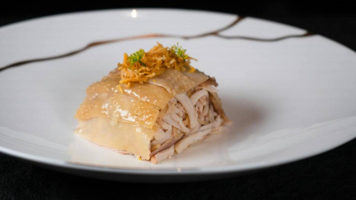 6. The Artistry of Plating and Presentation