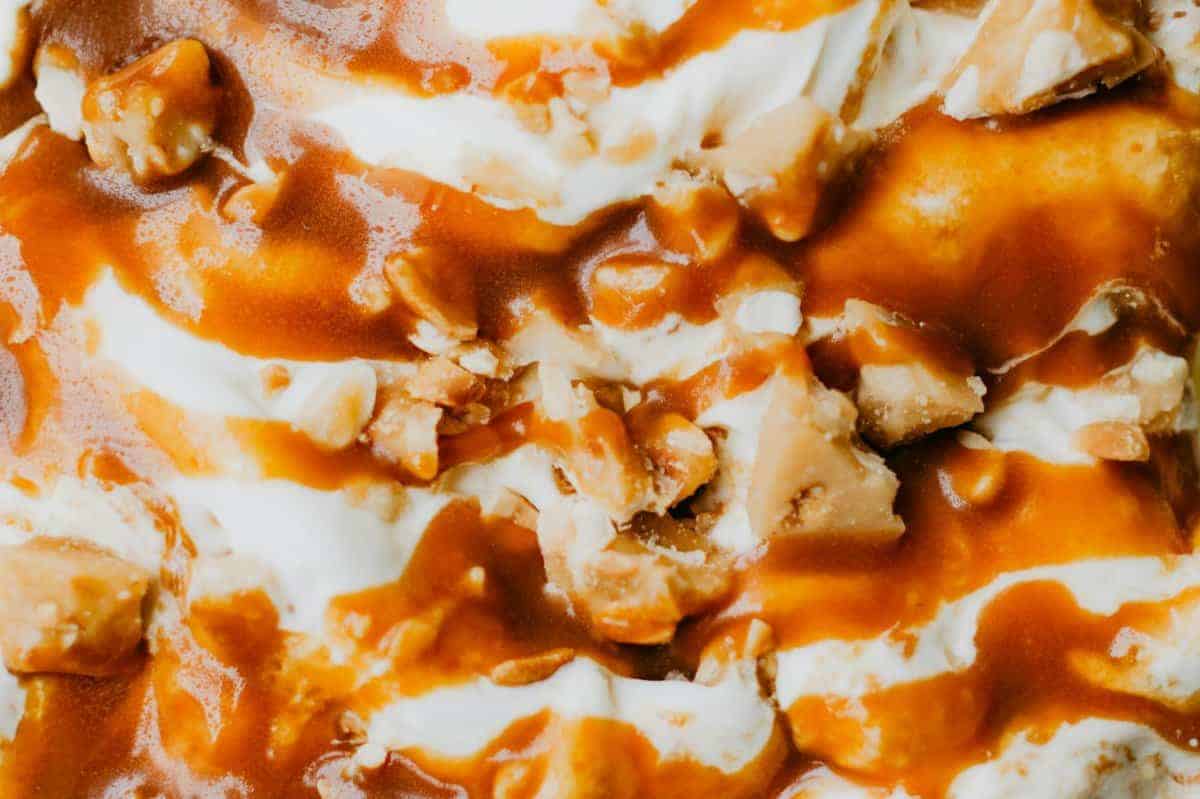 6. Sweet Caramel Apple Cream Cheese Dip